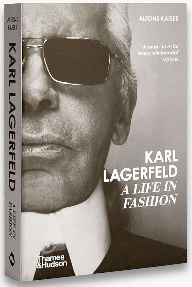 Обкладинка Karl Lagerfeld: A Life in Fashion