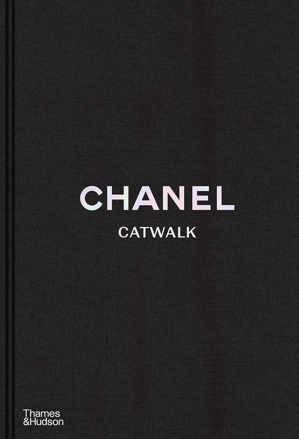 Обкладинка Chanel Catwalk. Adélia Sabatini; Патрік Морієс