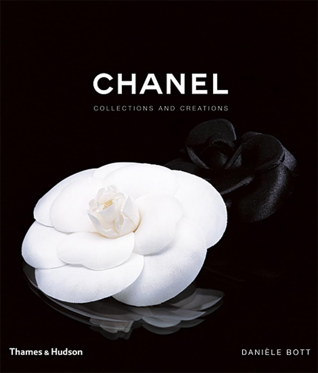 Обкладинка Chanel: Collections and Creations
