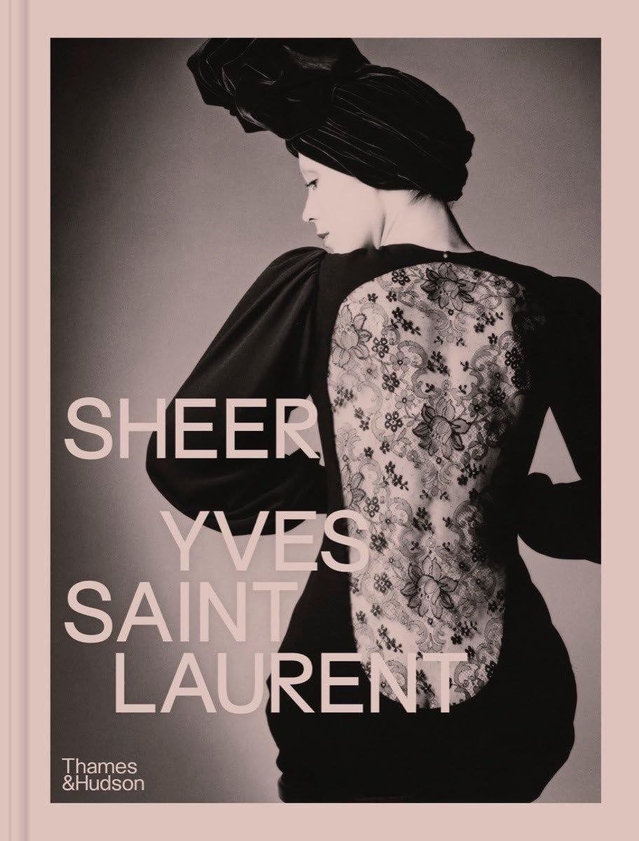 Обкладинка Sheer: Yves Saint Laurent. Emilie Hammen; Patricia Canino; Anne-Claire Laronde; Sophie Henwood; Shazia Boucher; Alice Coulon-Saillard; Judith Lamas; Domitille Eblé